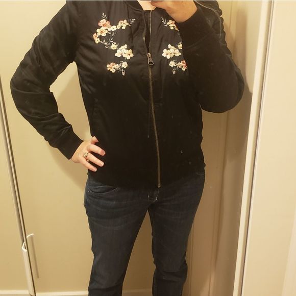 Black satin bomber jacket pink cherry blossoms - Picture 9 of 10